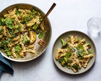 Blistered Broccoli Pasta With Walnuts, Pecorino and MintNe Blistered Broccoli Pasta With Walnuts, Pecorino and Mint