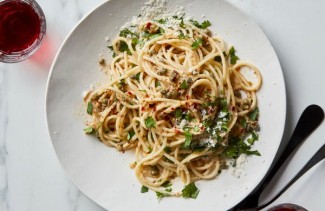 Pasta With Garlic, Anchovy, Capers and Red Pepper Pasta With Garlic, Anchovy, Capers and Red Pepper