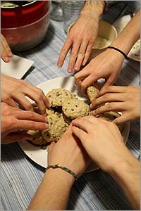 Recipe Photo: Cardamon-Currant Oatmeal Cookies