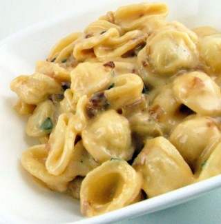 Recipe Photo: Pasta and Cheese with Caramelized Shallots and Crispy Sage