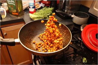 Recipe Photo: Fennel Salad with Grapefruit and Fried Chickpeas