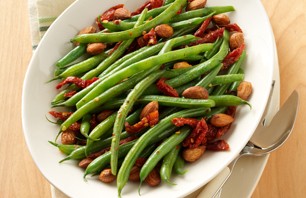 Recipe Photo: Green Beans with Sun-Dried Tomatoes and Almonds