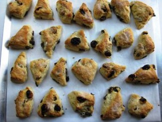 Recipe Photo: Mini Raisin Scones